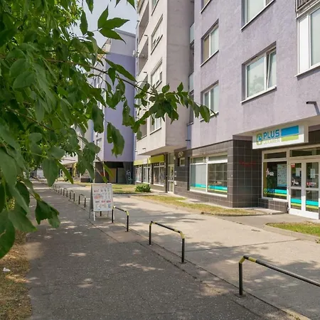 Apartment Vesna Convenient Bratislava
