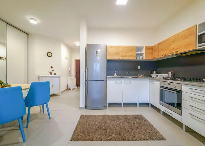 Vesna Convenient By Chors Bratislava