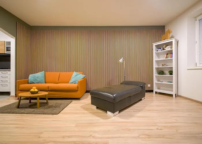 Vesna Convenient By Chors *